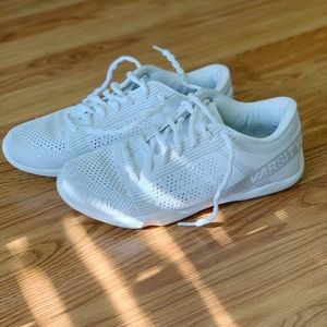 Varsity V-Force size 7